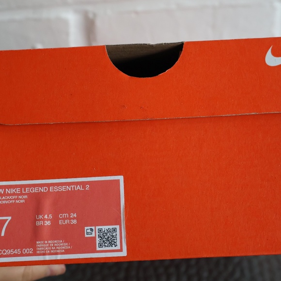 BLACK NIKE TENNIS SHOES - Picture 7 of 7